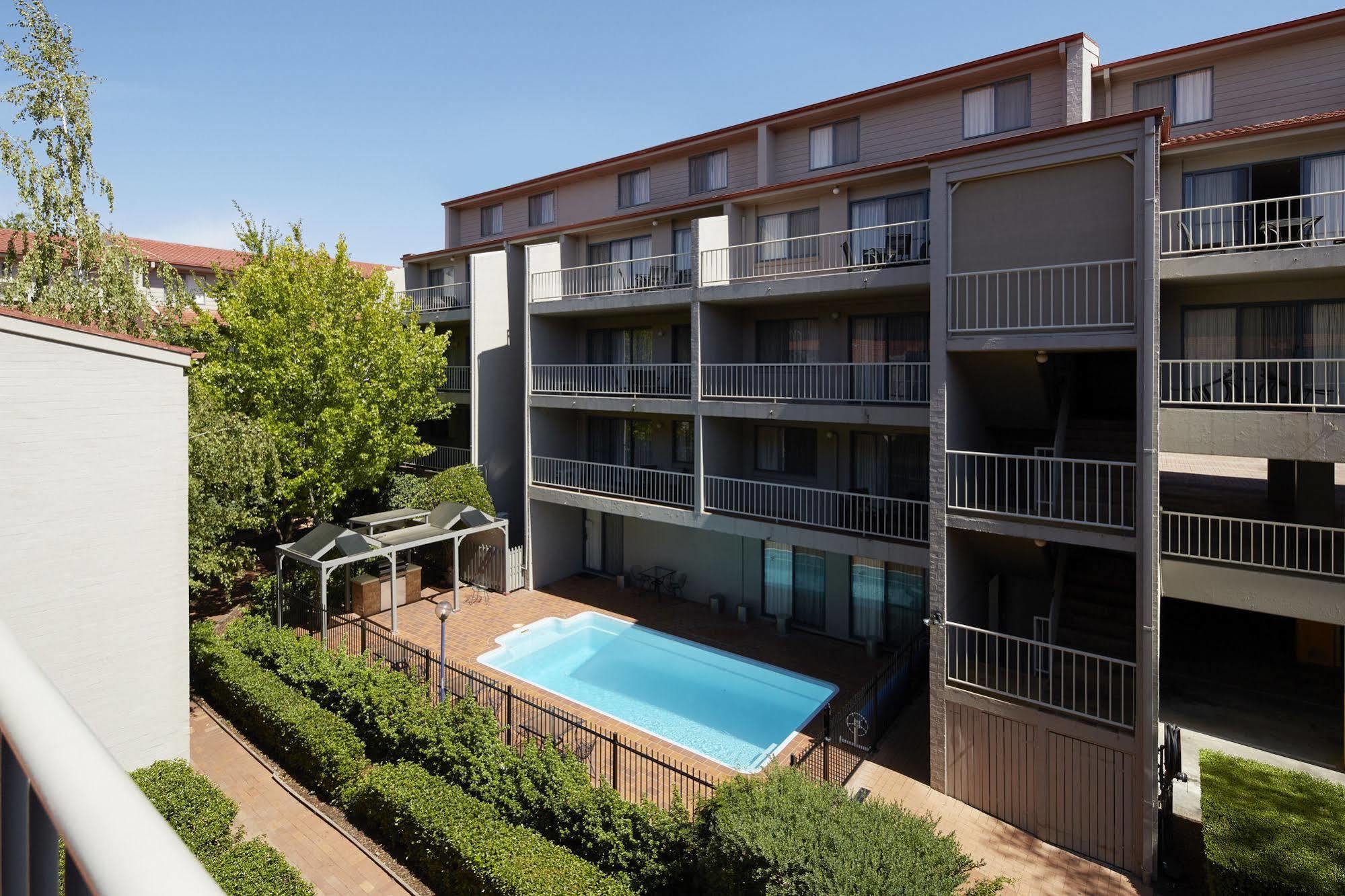 Pinnacle Apartments Канберра Экстерьер фото